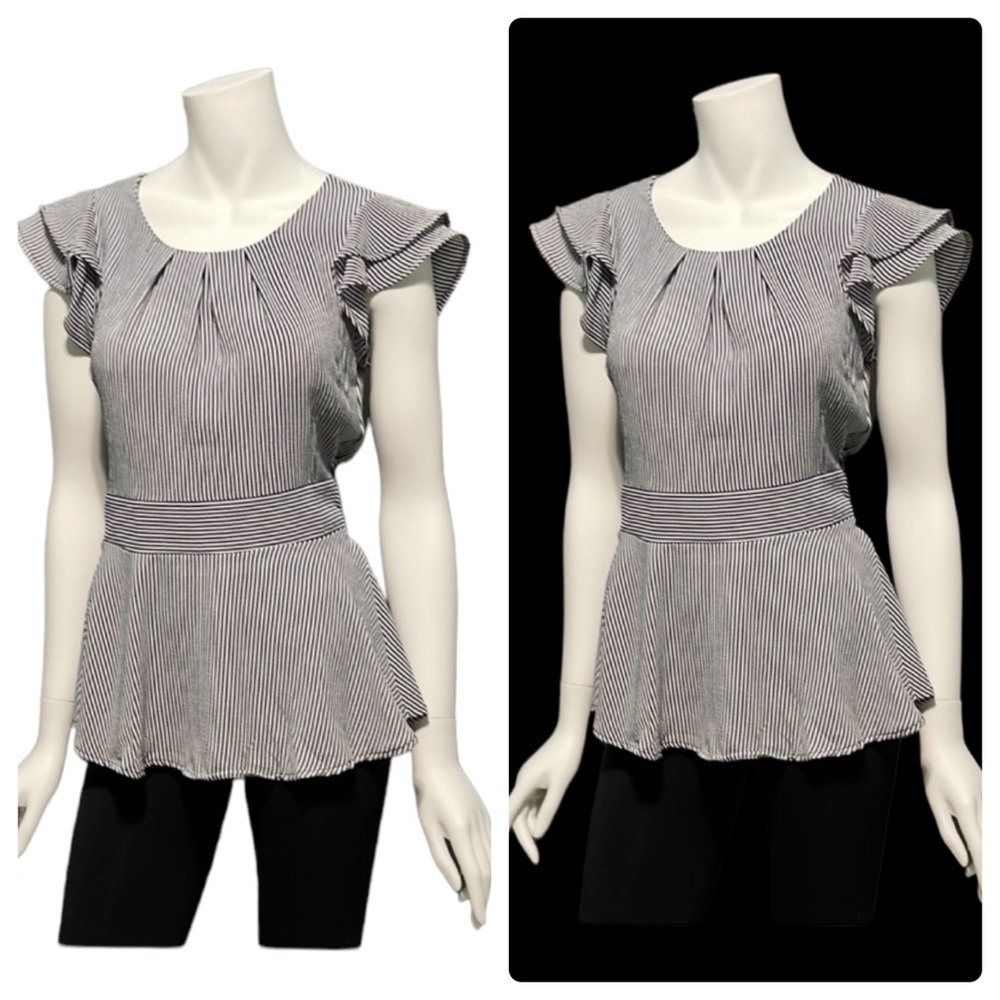 NWOT Monteau Textured Striped Ruffle Short Sleeve Peplum Top M Juniors